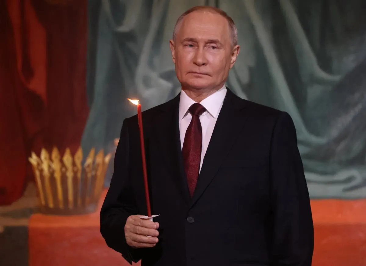 Аналитики считают, что у российского лидера мало времени: возможные триггеры свержения — масштабные удары, внутренние беспорядки или потеря внешней поддержки, в том числе со стороны Китая. Элита может действовать упреждающе, и развёртывание конфликта внутри силовых структур остаётся одним из рисков.