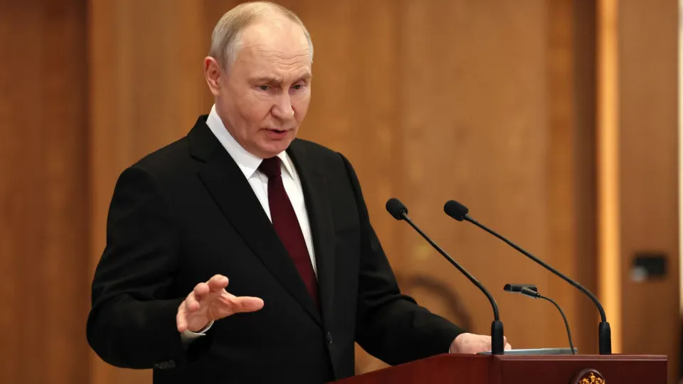 Президент заявил, что Россия нанесёт ответные удары по государствам Европы, если с их территории будут запускать беспилотники по российским объектам; он также назвал удары дронов попыткой «раскачать» общество и отметил отсутствие предпосылок для переговоров с Киевом.