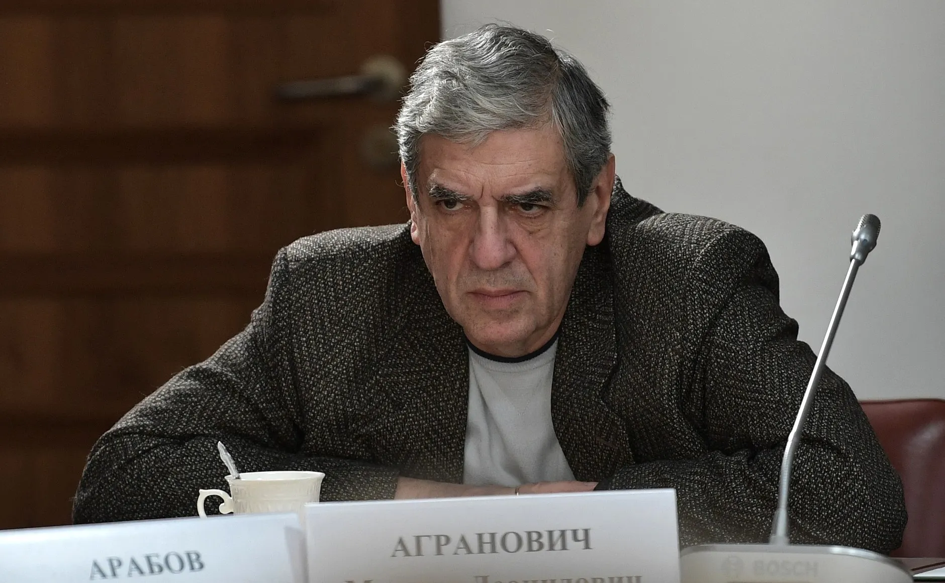 Операторский факультет объявил набор в специальную группу мастерской Михаила Аграновича: бесплатное обучение с 2027 года при условии годичного контракта в войсках беспилотных систем; обещают общежитие, статус ветерана и льготы.