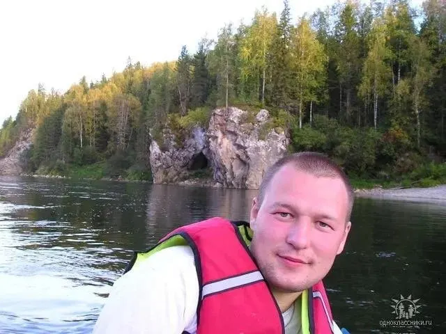 Экс-директор УК «Нанж» Алексей Ширкин получил четыре года колонии за мошенничество с жильем; дело затрагивает Генералова и Борисову, жители Красноярского края пострадали на суммы до миллионов рублей.