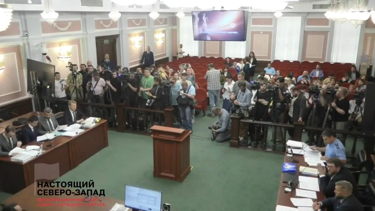 Иск подан против регистрации федерального списка; дело обсуждает вопросы авторских прав, финансирования и политической критики, возможна отмена регистрации партии.