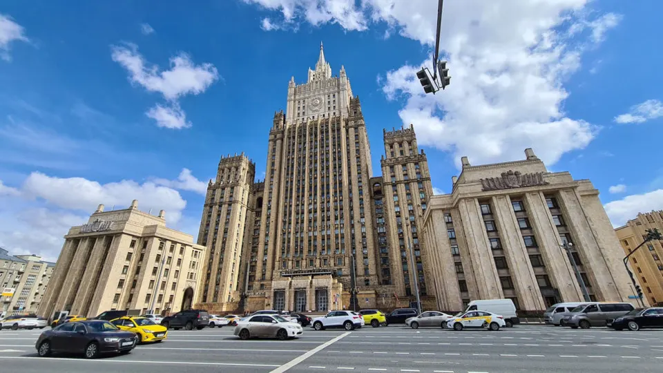 Москва настаивает на устранении первопричин кризиса на Украине и заявляет о готовности к длительной конфронтации, критикуя действия США и западных стран.