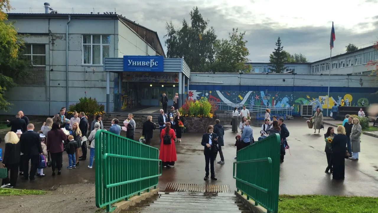 13,5 тысячи первоклассников и 153 тысячи детей в садах и школах Красноярского края — как выглядит старт учебного года.