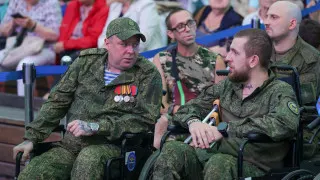 Министр здравоохранения объявил об оказании психолого-психиатрической помощи сотням тысяч участников боевых действий и создании тысяч специализированных кабинетов по всей стране, а также о запуске новых инструментов для раннего выявления расстройств.