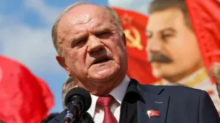 Лидер КПРФ Геннадий Зюганов на заседании Госдумы заявил, что экономический кризис в России может привести к повторению событий 1917 года, и посетовал, что власти обратили внимание на видеообращение блогера Виктории Бони к президенту, тогда как ранее аналогичные претензии высказывали коммунисты.