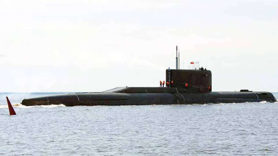 Разведка НАТО наблюдает за действиями Северного флота, которые могут указывать на скрытую программу по размещению ракет на дне Арктики. Проект под кодовым названием «Скифы» изучается годами и вызывает опасения из‑за трудности обнаружения таких пусковых установок.