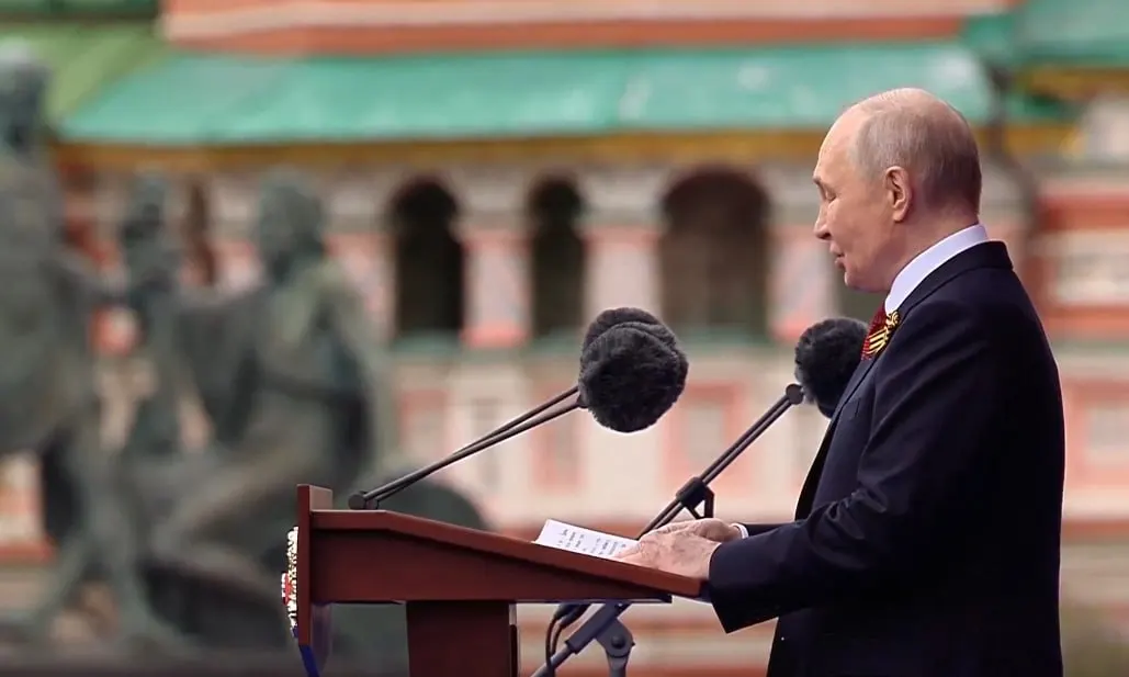 Президент Владимир Путин выступает на Красной площади в Москве. Подробности пока уточняются.