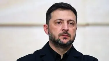 Президент Украины заявил, что Россия продолжает активные боевые действия вопреки перемирию — сотни штурмов, обстрелов и тысячи ударов дронами-камикадзе за одни сутки.