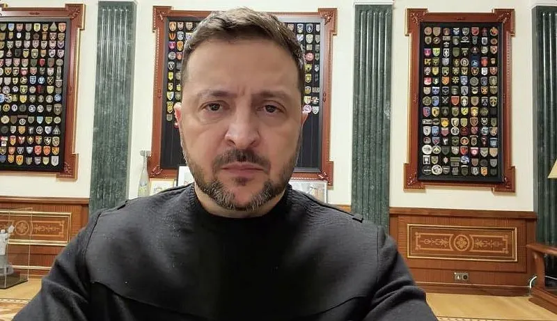Разведка, в том числе американских и европейских партнёров, получила данные о подготовке Россией удара с применением «Орешника», возможны комбинированные атаки. Граждан призвали реагировать на сигналы тревоги и пользоваться укрытиями.