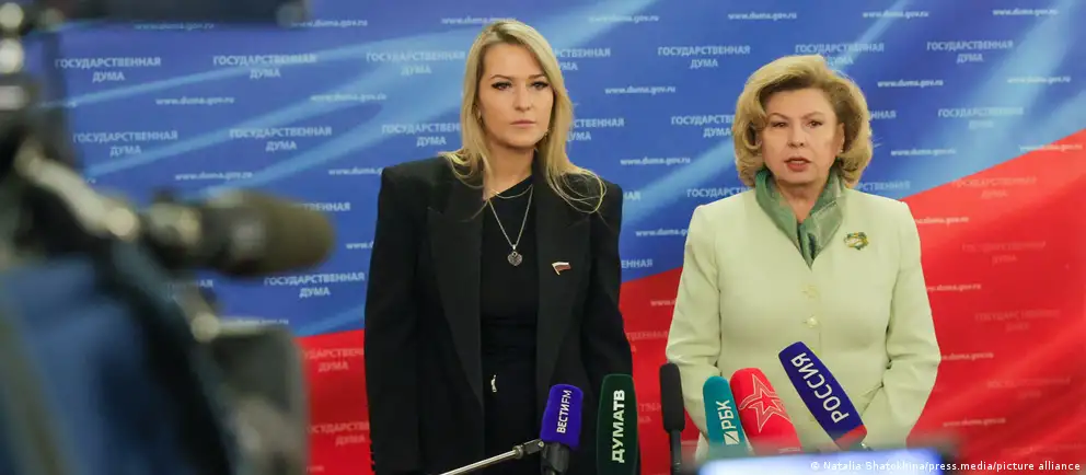 Госдума утвердила Яну Лантратову на пост уполномоченного по правам человека. Она объявила приоритетом помощь участникам СВО и их семьям, а правозащитники относятся к назначению скептически.