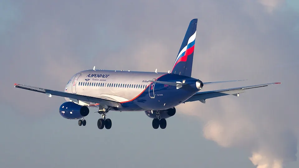 Минпромторг рассматривает удвоение допустимого налёта и продление ресурса SSJ100 на фоне задержек программы по возрождению гражданской авиации: сертификация отечественных двигателей и поставки самолётов значительно отстают от планов.