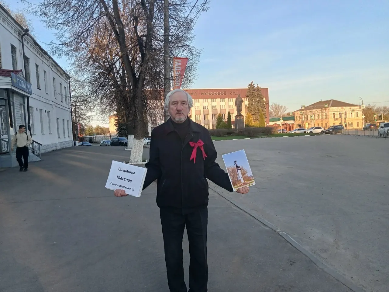 Суд в Александрове признал Юрия Саенко виновным по статье о проведении публичного мероприятия без уведомления после одиночного пикета 1 мая; меры наказания не объявлены.