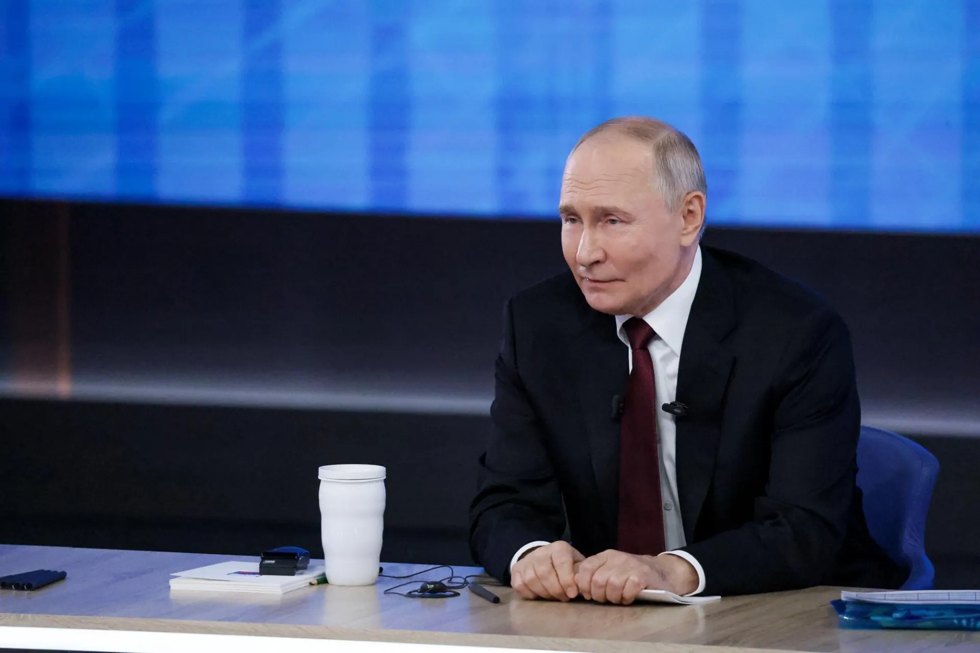 По итогам 9 Мая президент заявил, что «украинский конфликт идет к завершению». В России отметили 81-ю годовщину Победы в Великой Отечественной войне.