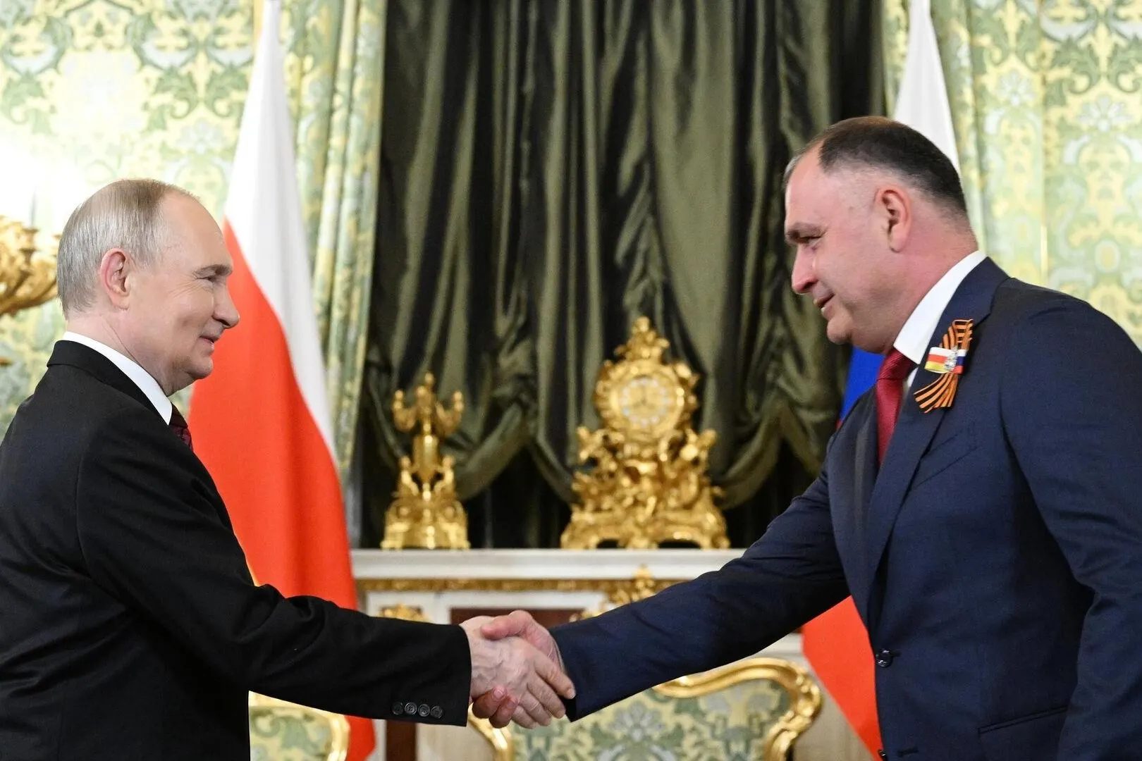 Президент внес в парламент документ о ратификации соглашения, которое предусматривает синхронизацию законодательства, унификацию систем соцобеспечения и создание единого экономического пространства между Россией и Южной Осетией.