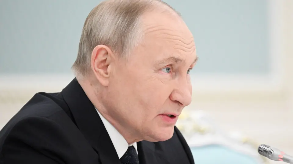 Минобр заявляет о плане увеличить число иностранных студентов до 500 тысяч к 2030 году (сейчас более 300 тысяч). Одновременно исследователи фиксируют массовую вербовку иностранцев в вооружённые силы и вовлечение студентов в службы беспилотных систем.