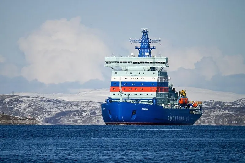 Стратегический оператор Северного морского пути обанкротился после вывода сотен миллионов рублей; кредиторы требуют почти ₽1 млрд субсидиарной ответственности, а на его место в Арктике приходят иностранные компании.