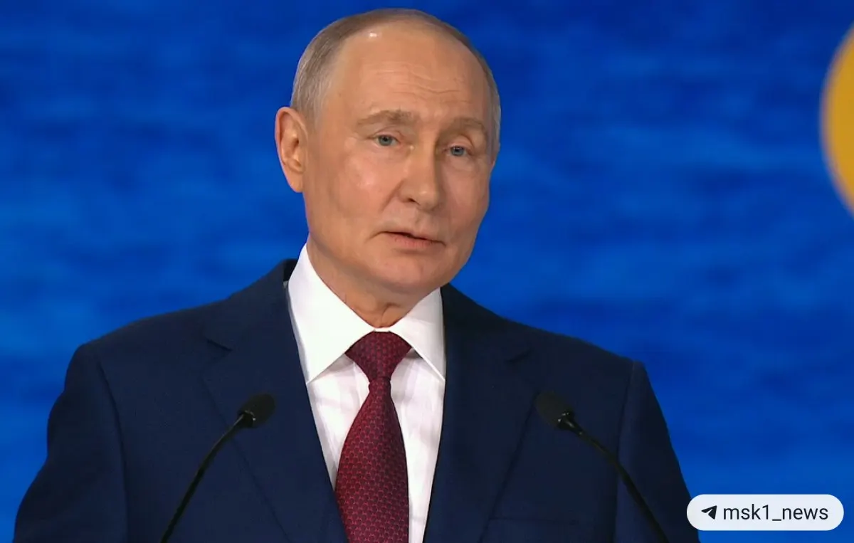 Ключевые тезисы: выбор цифрового пути, состояние макроэкономики, рост ВВП, уровень безработицы, рост зарплат и связь доходов с демографией.