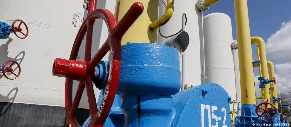 Украина не продлила контракт на транзит российского газа, ссылаясь на национальную безопасность. Наибольшие перебои ощутила Молдова; другие покупатели нашли альтернативные маршруты поставок.