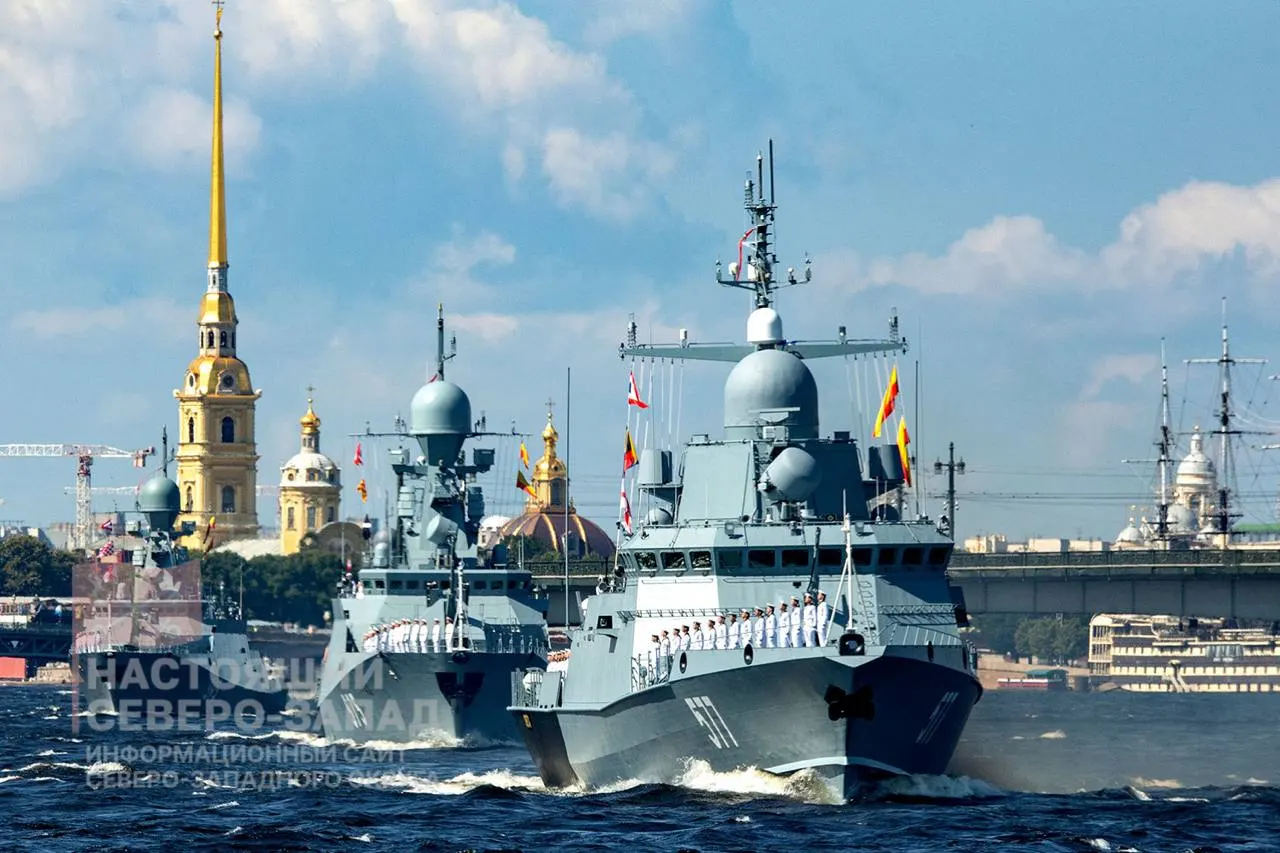 Минобороны решило не проводить в Санкт-Петербурге парад ко Дню ВМФ. Мероприятие уже несколько лет проходит в сокращённом формате; День ВМФ в этом году — 26 июля.