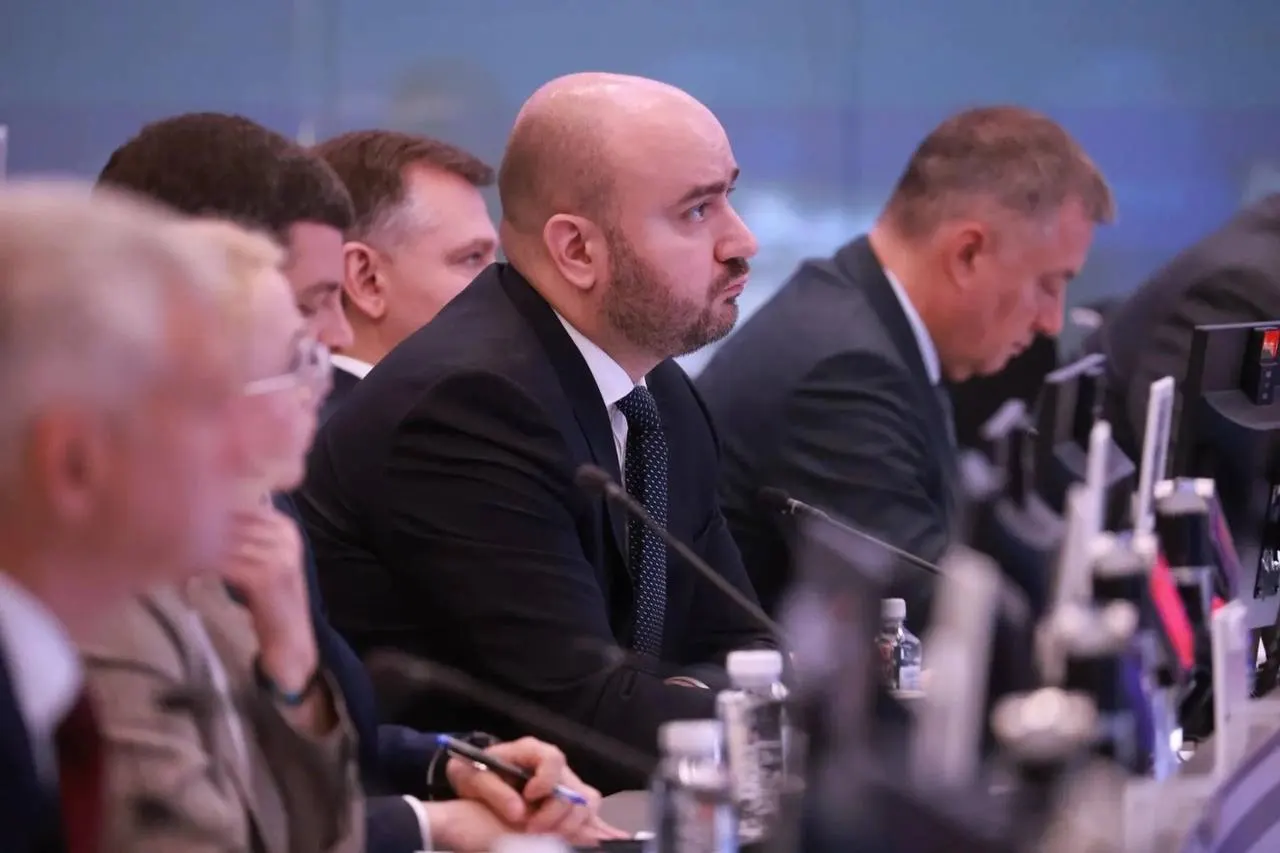 Вячеслав Федорищев принял участие в совещании в Москве под руководством вице‑премьера Александра Новака: обсуждали поставки бензина и дизеля, логистику и мониторинг цен для стабильности рынка и поддержки агропромышленного комплекса.