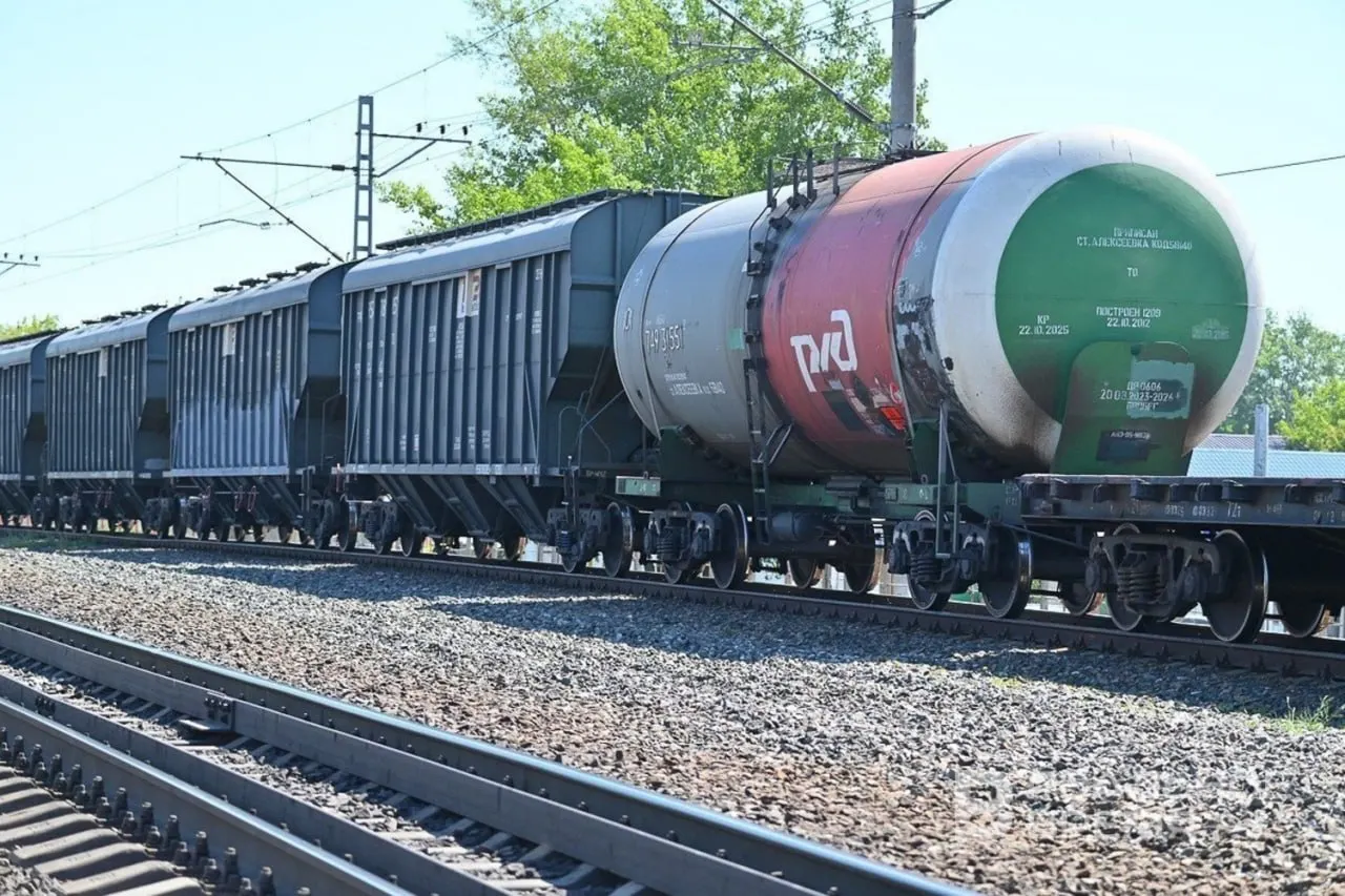 Штаб призван обеспечить бесперебойный приём и распределение нефтегрузов по регионам, с приоритетом на поставки авиакеросина в аэропорты.