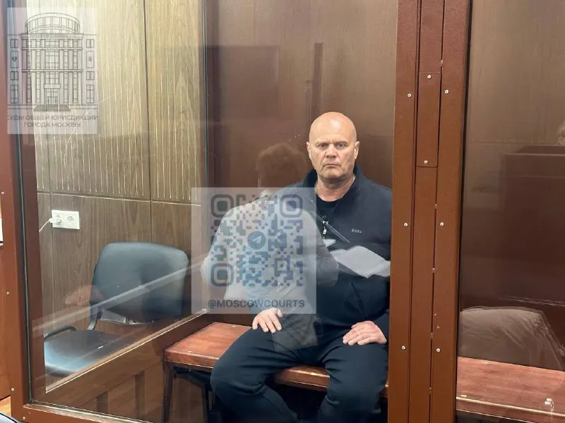 Предварительное слушание по делу Владислава Логинова и ещё нескольких фигурантов назначено на 2 июня. Им вменяют получение и посредничество во взятках при распределении дорожных дорожных контрактов — по версии следствия, суммы исчисляются сотнями миллионов рублей.