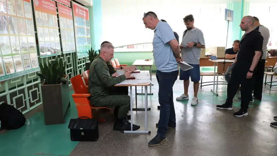 Минобороны объявило о плановых манёврах по мобилизации в Гродненской области (17–26 июня). Запасников из Ошмянского района будут вызывать для сверки учётных данных и контрольной явки. По данным источников, Москва усилила давление на Минск с требованием участия в эскалации конфликта с Украиной.