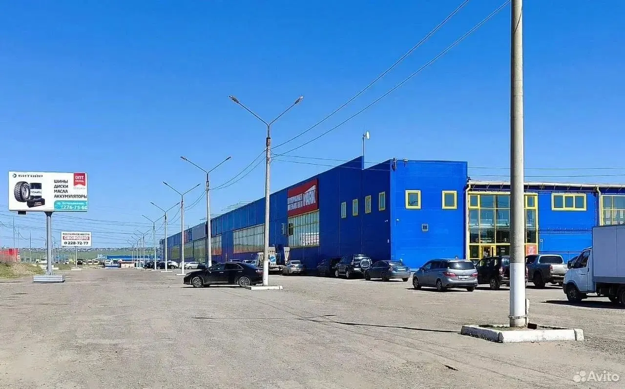 Комплекс площадью около 34 тыс. м² с участком в 10 га оценили в 1 млрд рублей; собственник заявляет, что торопиться с продажей не собирается и продолжает развивать объект.