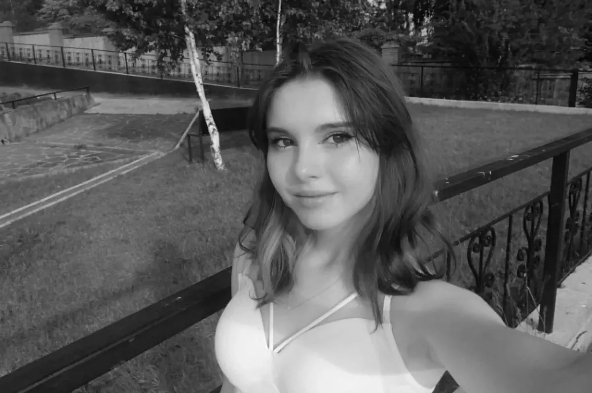 Родители погибшей организуют третий благотворительный фестиваль: мастер‑классы, ярмарка, концерт и сбор средств для отряда «Поиск пропавших детей» имени Оксаны Василишиной. Мероприятие состоится 18 июля на площади ДК «Энергетик» в Дивногорске.