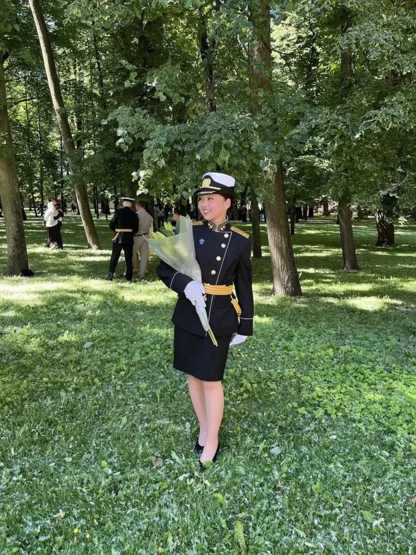 Проверка показала, что рассказ о военном фельдшере, принимавшем роды и помогавшем появлению близнецов в полёте, не подтверждается данными аэропорта, больниц и краевого Минздрава.
