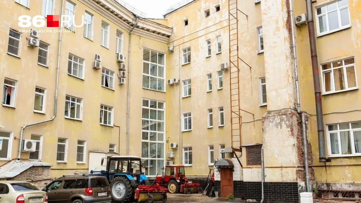 Решение о переустройстве дворовой территории, включая обустройство парковочных мест, должно приниматься на общем собрании собственников жилья.