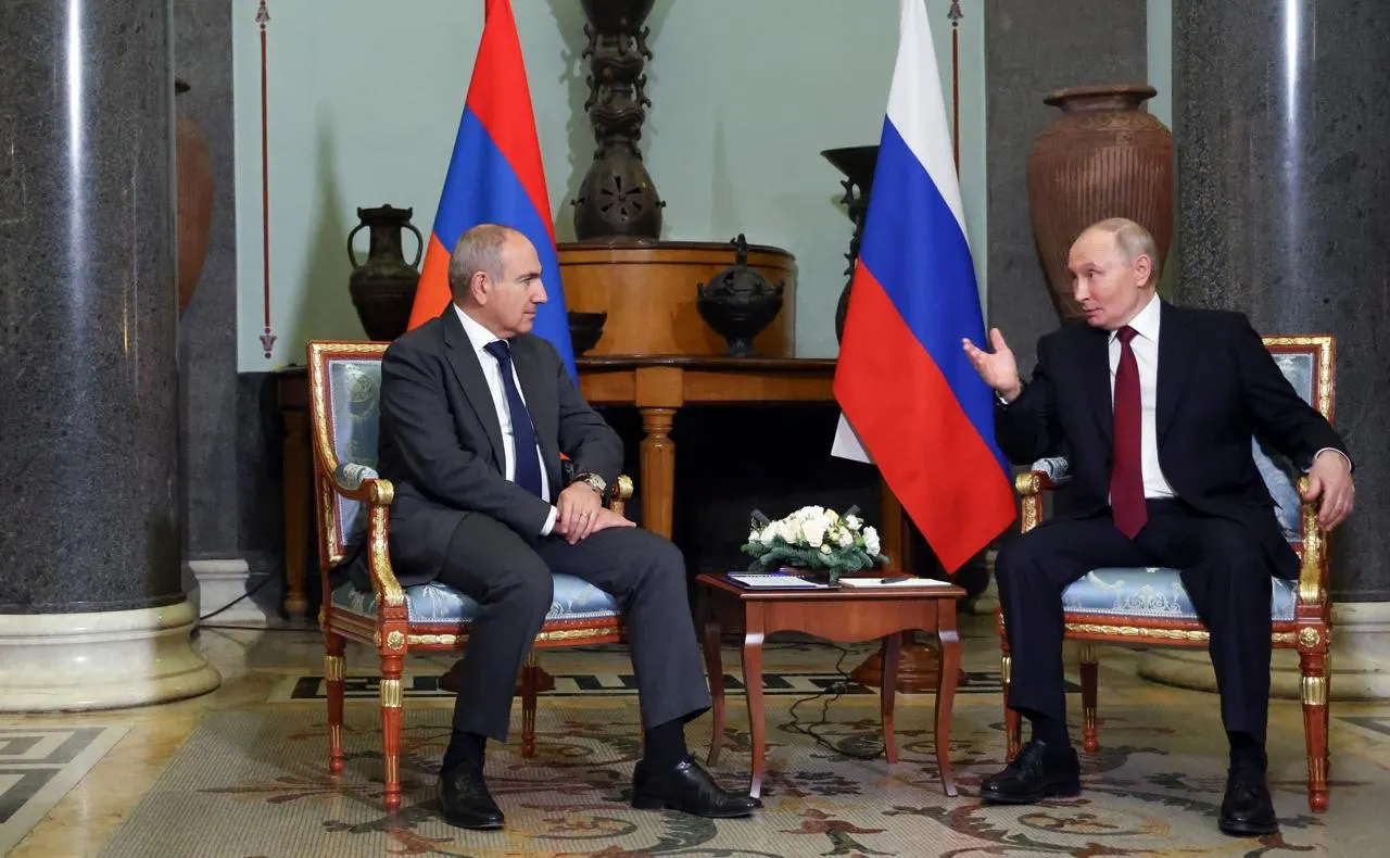 Премьер-министр Армении заявил, что текущие запреты на ввоз товаров из республики указывают на паралич работы Евразийского экономического союза и при отсутствии скорого решения способны привести к его распаду.