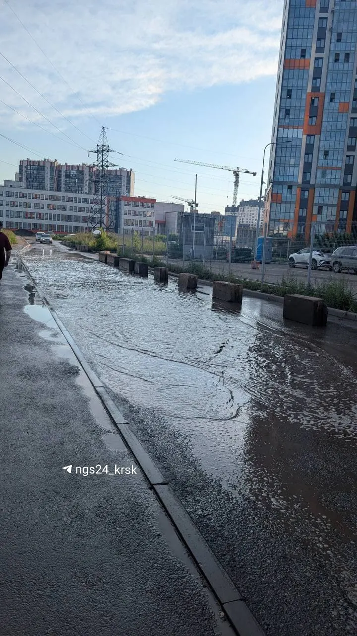 Жители микрорайонов Мичурино, Лето и Мичуринские аллеи жалуются на глубокие ямы на выездах. Застройщик утверждает, что полноценно дорогу должен строить город; организованы временные проезды, первый этап выезда на улицу Грунтовую уже реализуется.