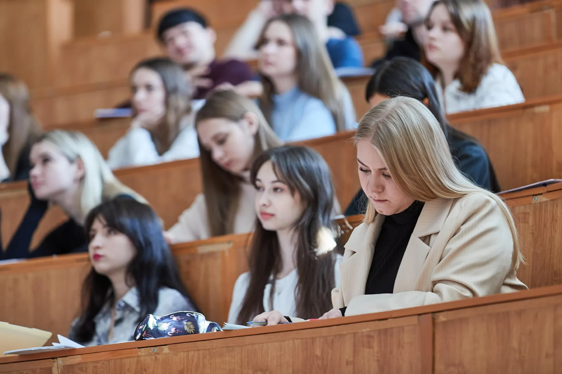 Министерство изменило порядок целевого обучения в вузах: штрафы отменили, вместо них вводят компенсации, а за нарушение условий договора студентов теперь могут отчислить в любой момент.