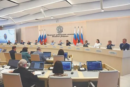 В проекте постановления Центризбиркома, который планируется принять 20 июля, запланировано исключение нескольких кандидатов из списка «Яблока» — при выбывании четверти списка партия может быть снята с выборов.