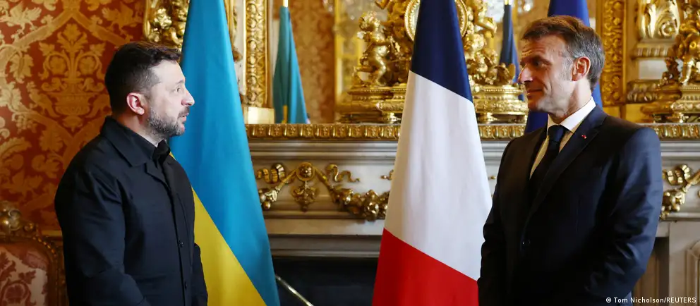 Париж пообещал поставить Украине современные зенитно‑ракетные комплексы SAMP/T, передать радиолокационные системы и выдал лицензии на производство ряда французских ракет и авиабомб; союзники также договорились о совместных учениях вблизи Украины.