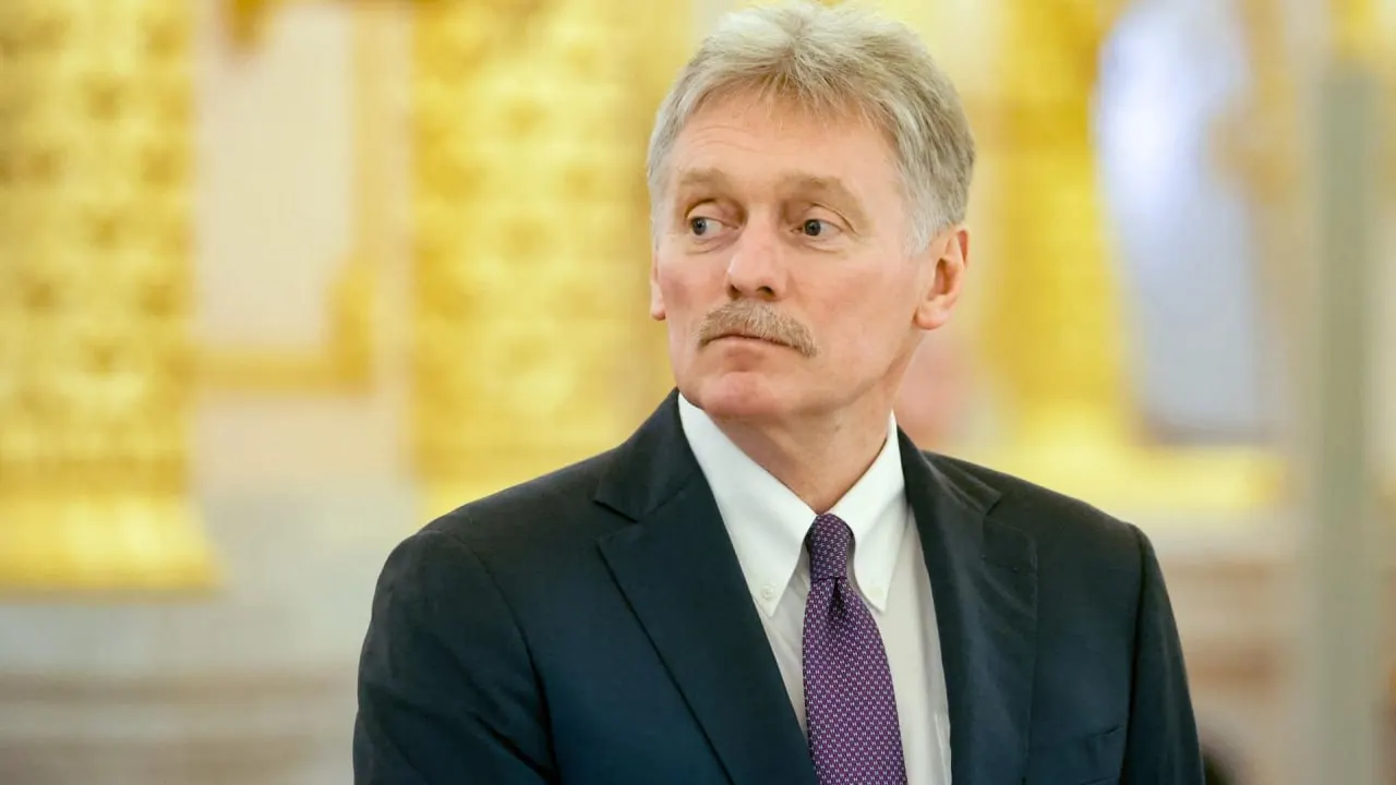 Пресс‑секретарь президента Дмитрий Песков заявил, что вмешательство западных стран превратило специальную военную операцию в полномасштабный конфликт. Он охарактеризовал удары по гражданской инфраструктуре как террористические и подтвердил готовность России к переговорам при посредничестве США.