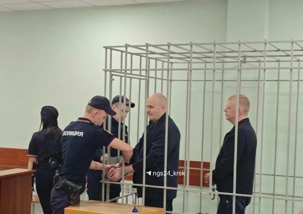 Во время обысков 9 июня у бывшего мэра обнаружили крупную сумму наличных. На суде 17 июля прокурор зачитал протоколы, следующее заседание назначено на 20 июля.
