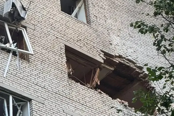 Ночью 13 июля в поселке Пионерский Истринского округа один из дронов упал на жилой сектор: три человека погибли, ещё пять ранены, загорелись пять частных домов.