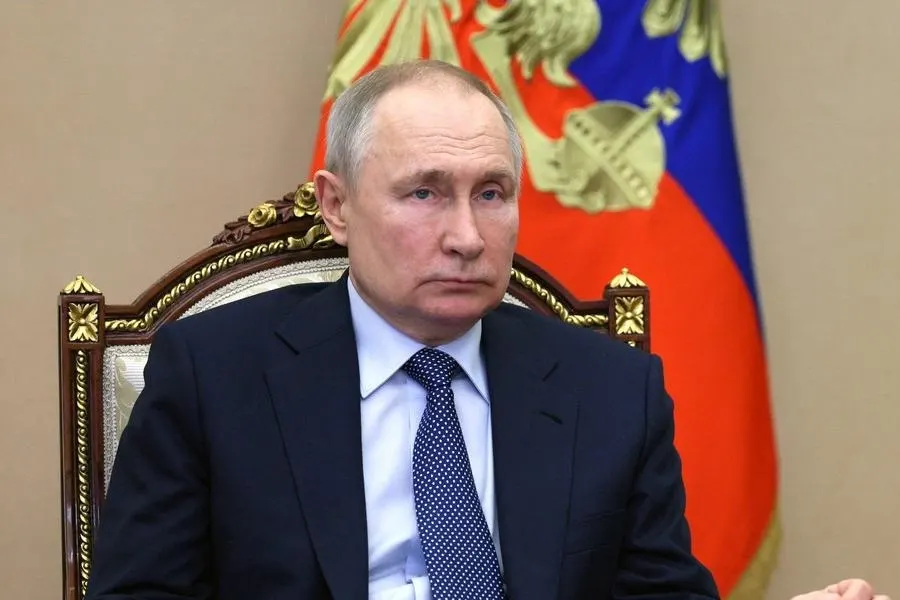 Представитель Кремля заявил, что Владимир Путин в разговоре с Касым-Жомартом Токаевым подчеркнул: возможен лишь такой вариант прекращения боевых действий, при котором будут выполнены поставленные перед Россией задачи; «заморозка» конфликта невозможна с учётом позиции Киева.