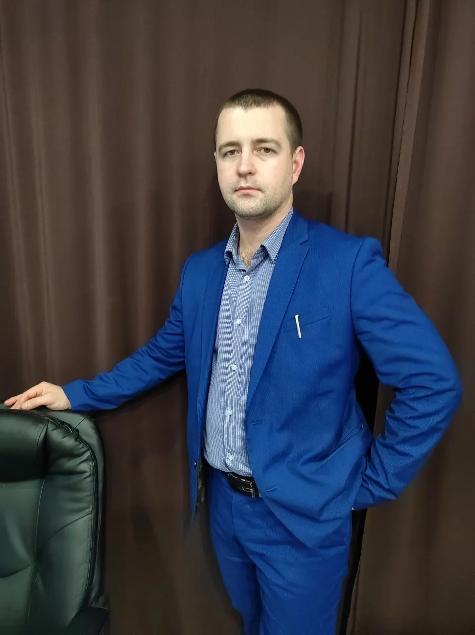 Новый руководитель — Виталий Леднев. Департамент дорожной инфраструктуры и транспорта создан весной 2026 года после разделения департамента городского хозяйства и транспорта.
