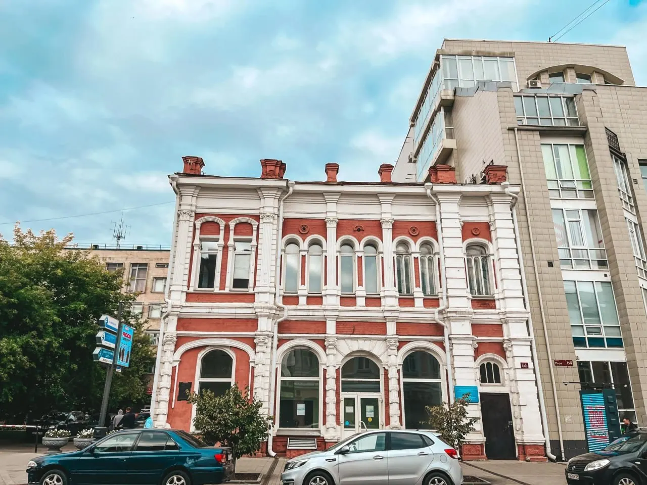 Дом нотариуса Ставровского на улице Мира, 66 — памятник архитектуры начала XX века, выставлен на торги; стартовая цена — 36,3 млн рублей, торги запланированы на 11 сентября.