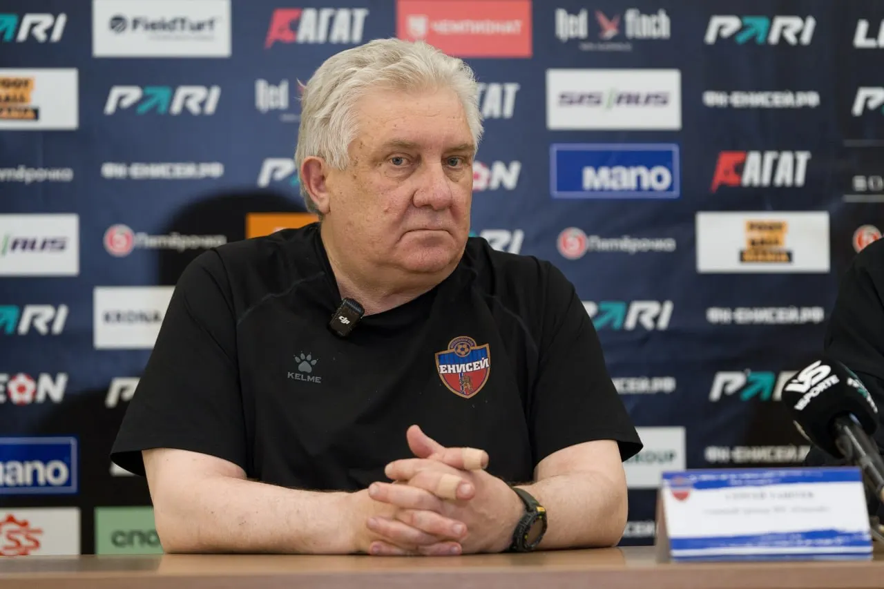 Сергей Ташуев ушёл из Красноярска после менее чем девяти месяцев работы. Временно обязанности главного тренера будет исполнять Вячеслав Молчанов.