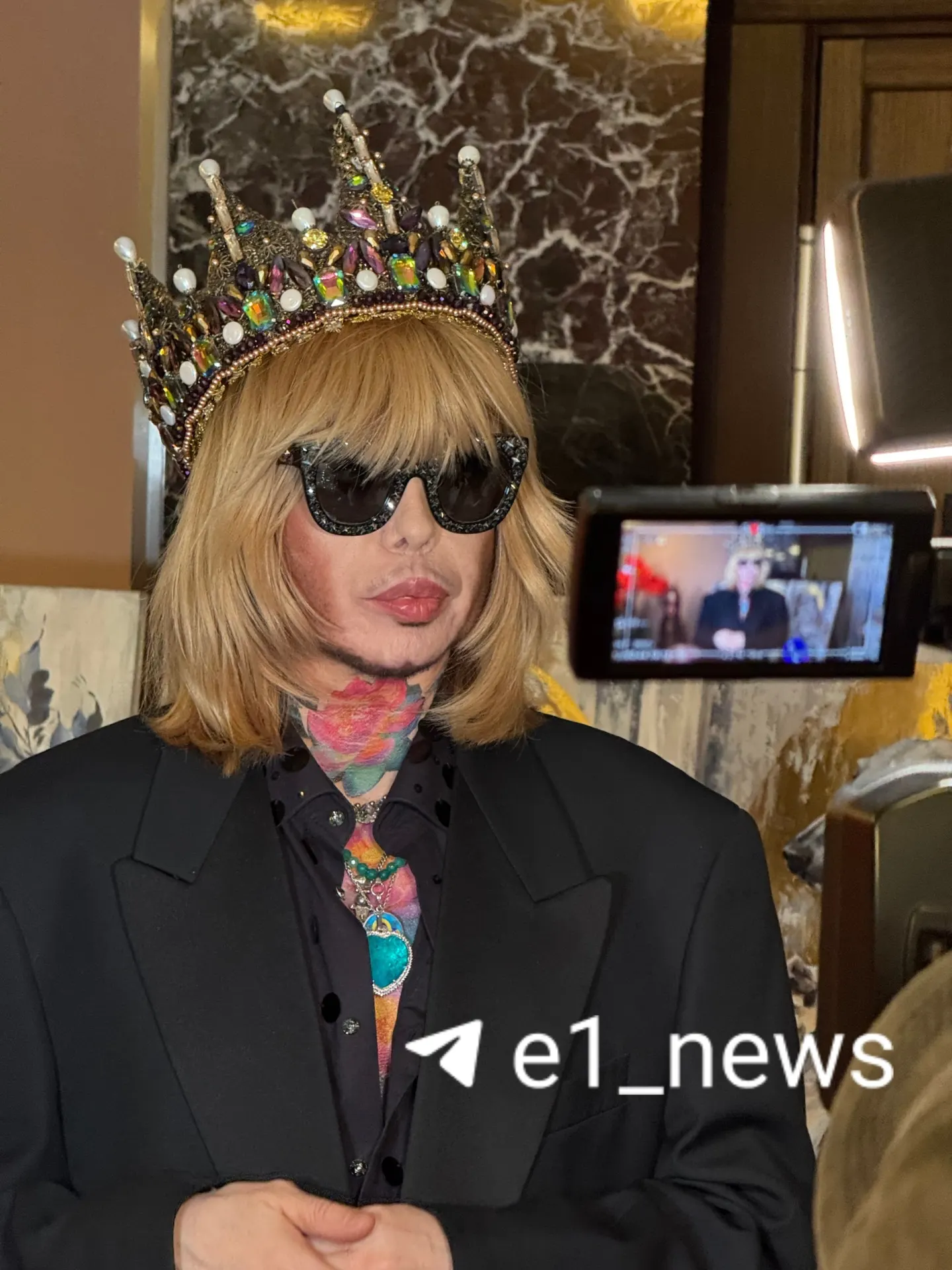 На модном форуме собрались более 25 дизайнеров со всей страны; общее число участников превысило 350 человек. Мероприятие подчеркнуло федеральный масштаб и поддержку отечественной индустрии моды.