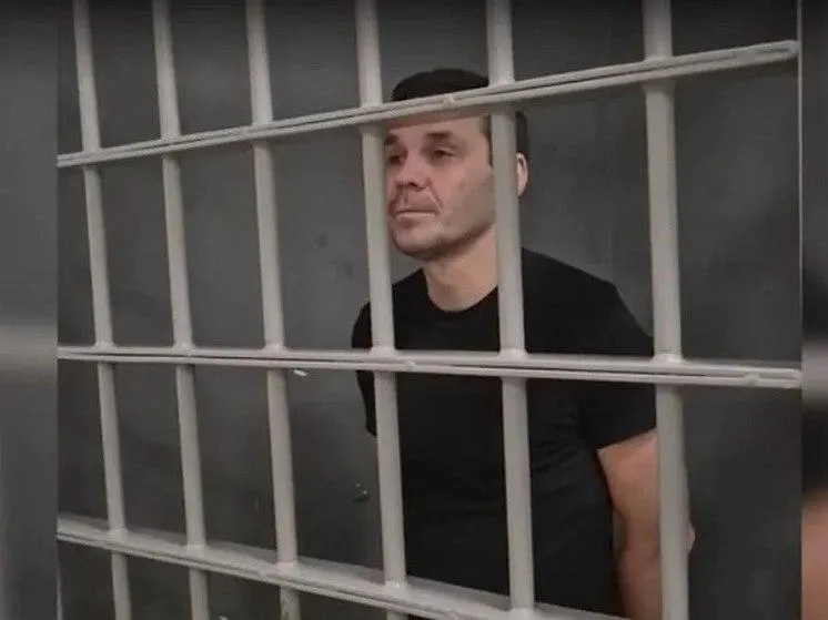 48-летний гражданин РФ с двойным гражданством получил 14 лет колонии строгого режима за госизмену; решение оставлено в силе апелляцией.