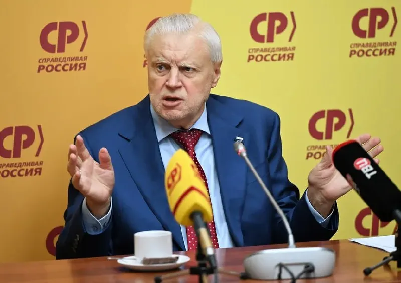 Лидер партии отметил, что часть электората утратила веру в возможность повлиять на власть в текущей ситуации; причины снижения рейтингов он связывает с объективными трудностями из‑за последствий СВО.