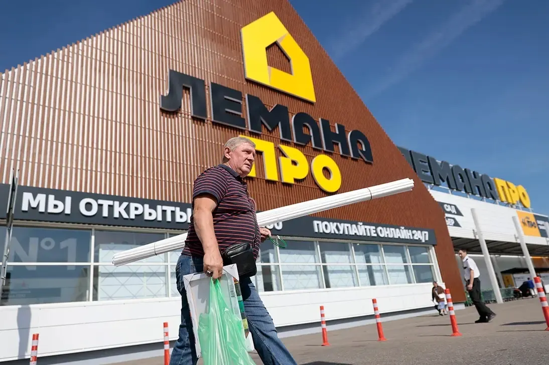 Назначение Дениса Исаева на пост руководителя «Ле Монлид» и связанные шаги по передаче активов FM Logistics во временное управление.