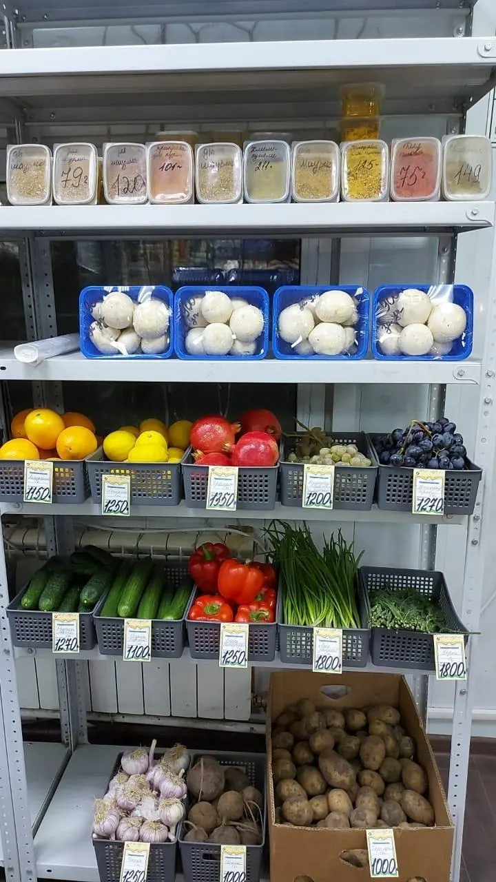 В Эвенкии зафиксирован рост цен на овощи и другие продукты; перебои в поставках усилились после прекращения водной доставки, авиарейсы выполняются с задержками.