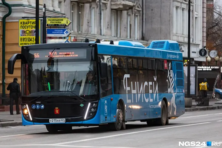 305 газомоторных автобусов работают в Красноярске; к 2028 году запланирована замена подвижного состава и переход на экологичный транспорт.