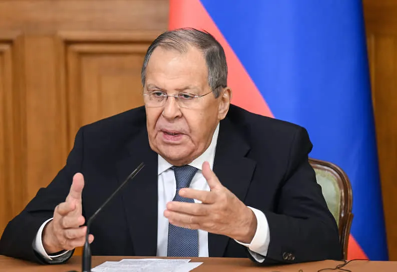 Министр иностранных дел России заявил, что информационная борьба вокруг операции на Украине будет продолжаться и иметь тенденцию к обострению.